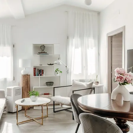 Apartment Boheme Loft By Quokka 360 - Among The Historic Streets Of Como
